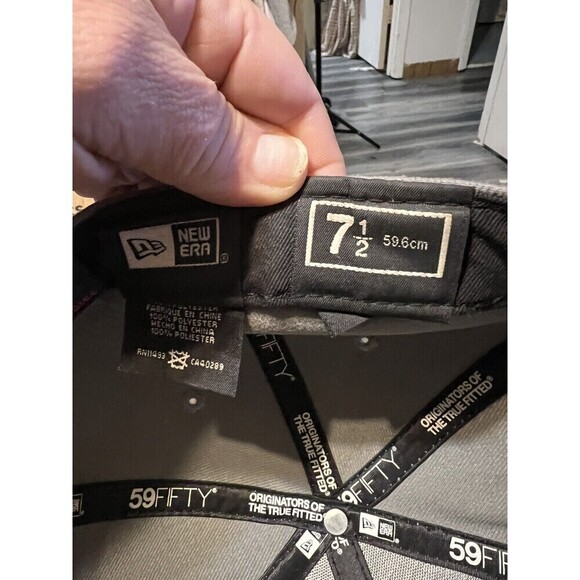 Boston Red Sox Gray Breast Cancer Awareness Fitted 7 1/2 Hat - Picture 6 of 6